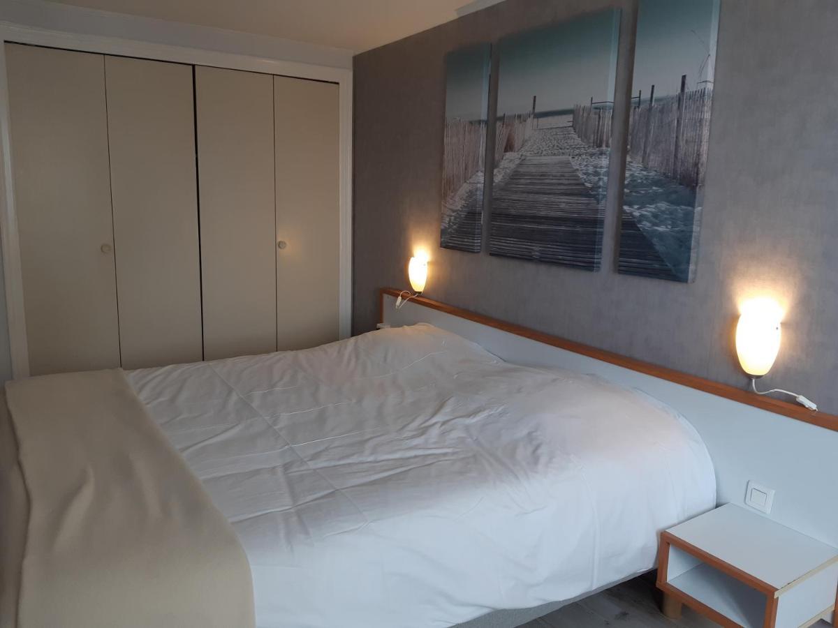 Logis Hotel Les Chardons Bleus Restaurant Le Bistrot De La Mer Roscoff Exterior foto