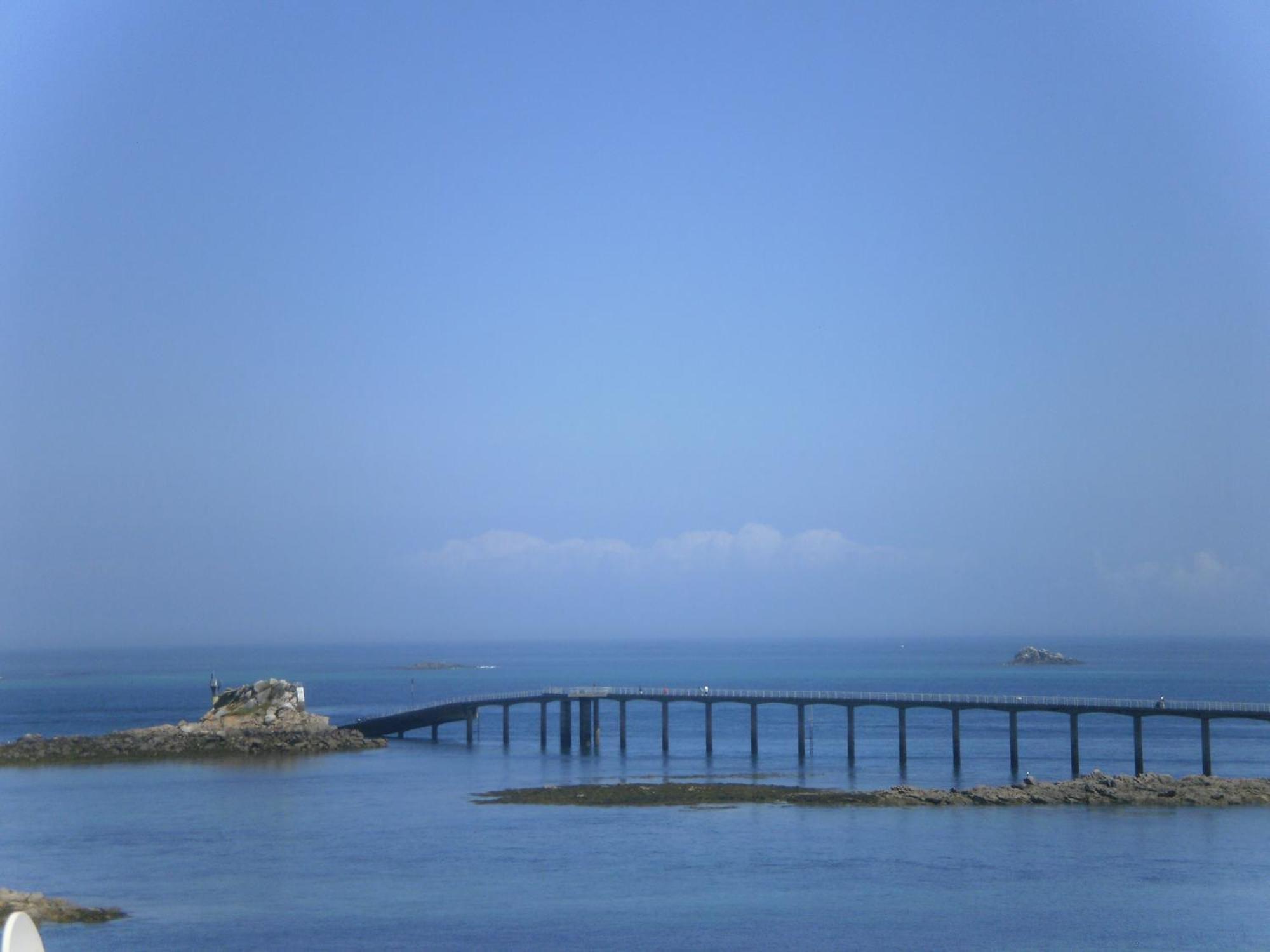 Logis Hotel Les Chardons Bleus Restaurant Le Bistrot De La Mer Roscoff Exterior foto